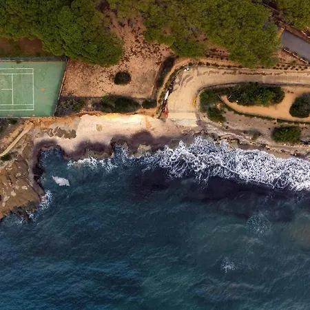 Luna 100 Mt From The Sea *